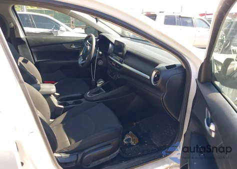 2019 Kia Forte Fe z USA, uszkodzony, nr VIN 3KPF24AD9KE130382